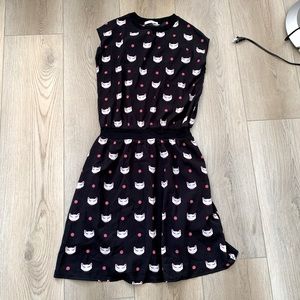 Sleeveless dress with cat pattern (M)
